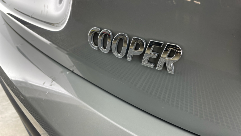 MINI Hatchback 1.5 Cooper Classic 3dr Petrol Hatchback